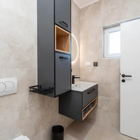 Apartment Stayinnin 3-bed - Close To Nin