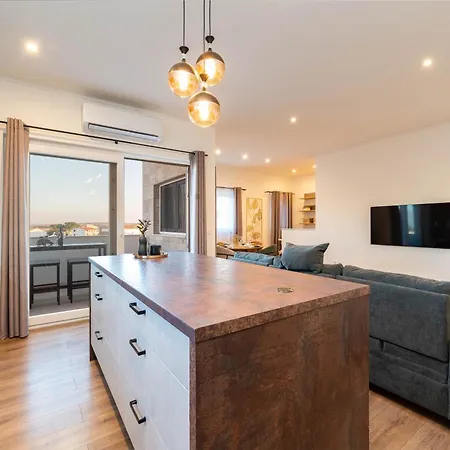 Appartement Stayinnin 3-bed - Close To *