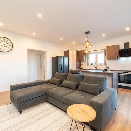 Stayinnin 3-bed - Close To Apartment